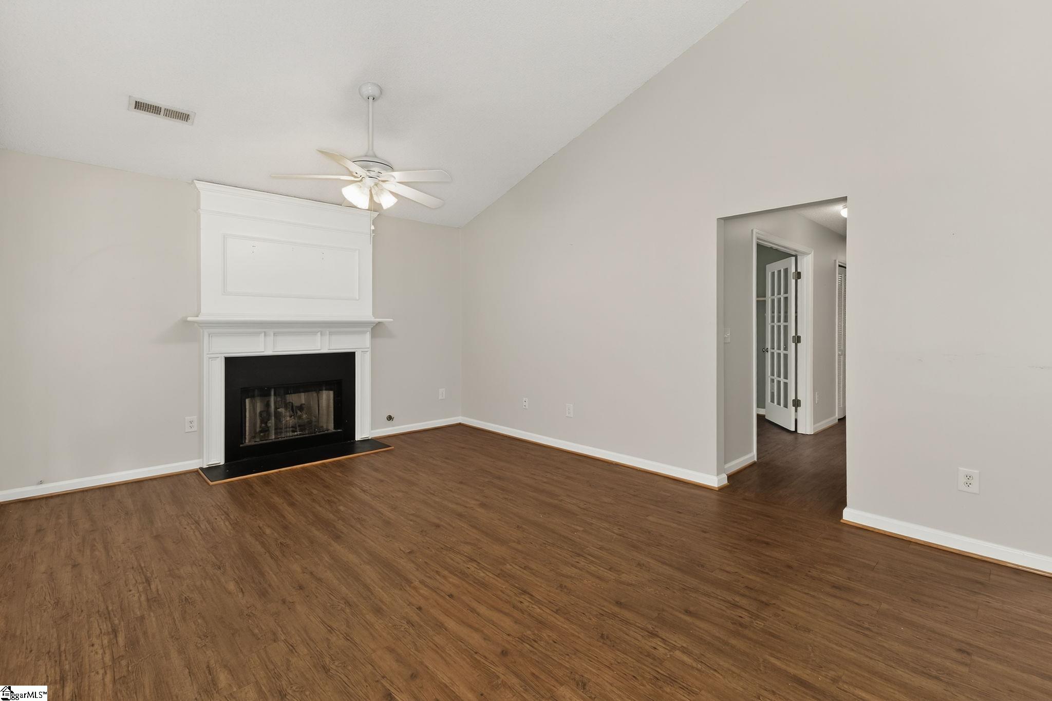 Greenville, South Carolina 29617, United States, 3 Bedrooms Bedrooms, ,2 BathroomsBathrooms,Residential,Contingent,194756