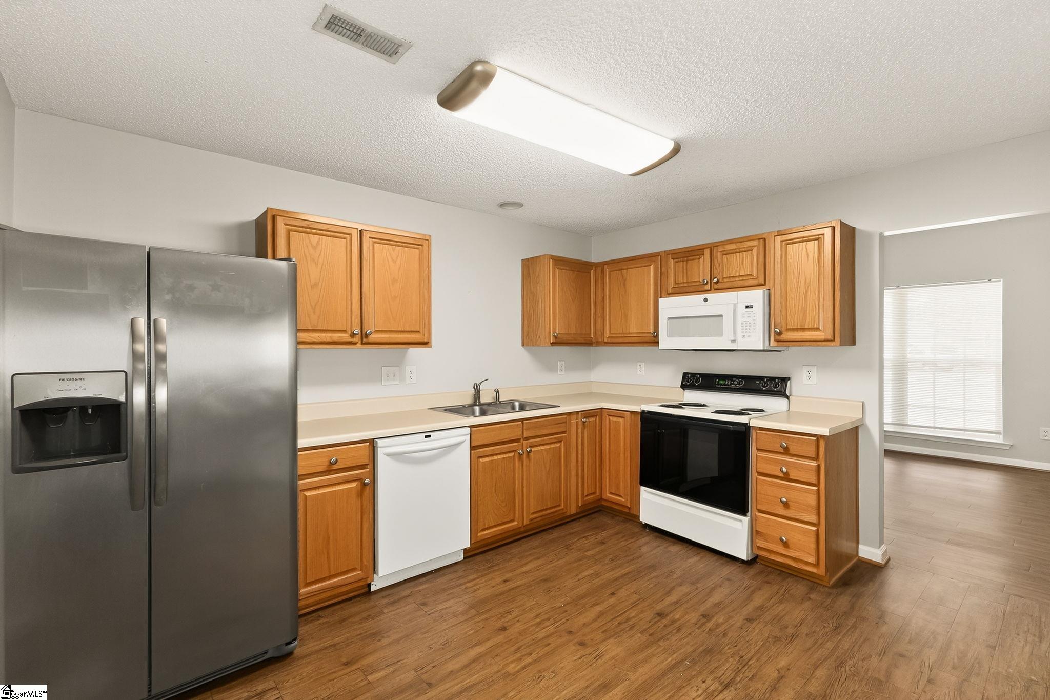 Greenville, South Carolina 29617, United States, 3 Bedrooms Bedrooms, ,2 BathroomsBathrooms,Residential,Contingent,194756