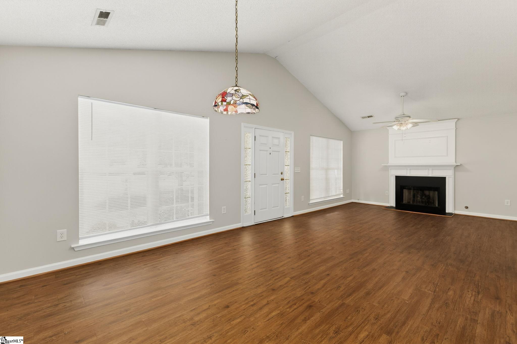 Greenville, South Carolina 29617, United States, 3 Bedrooms Bedrooms, ,2 BathroomsBathrooms,Residential,Contingent,194756