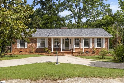 Photo of 6 Chelsea Circle, Greenville, SC 29605 (MLS # 1592370)