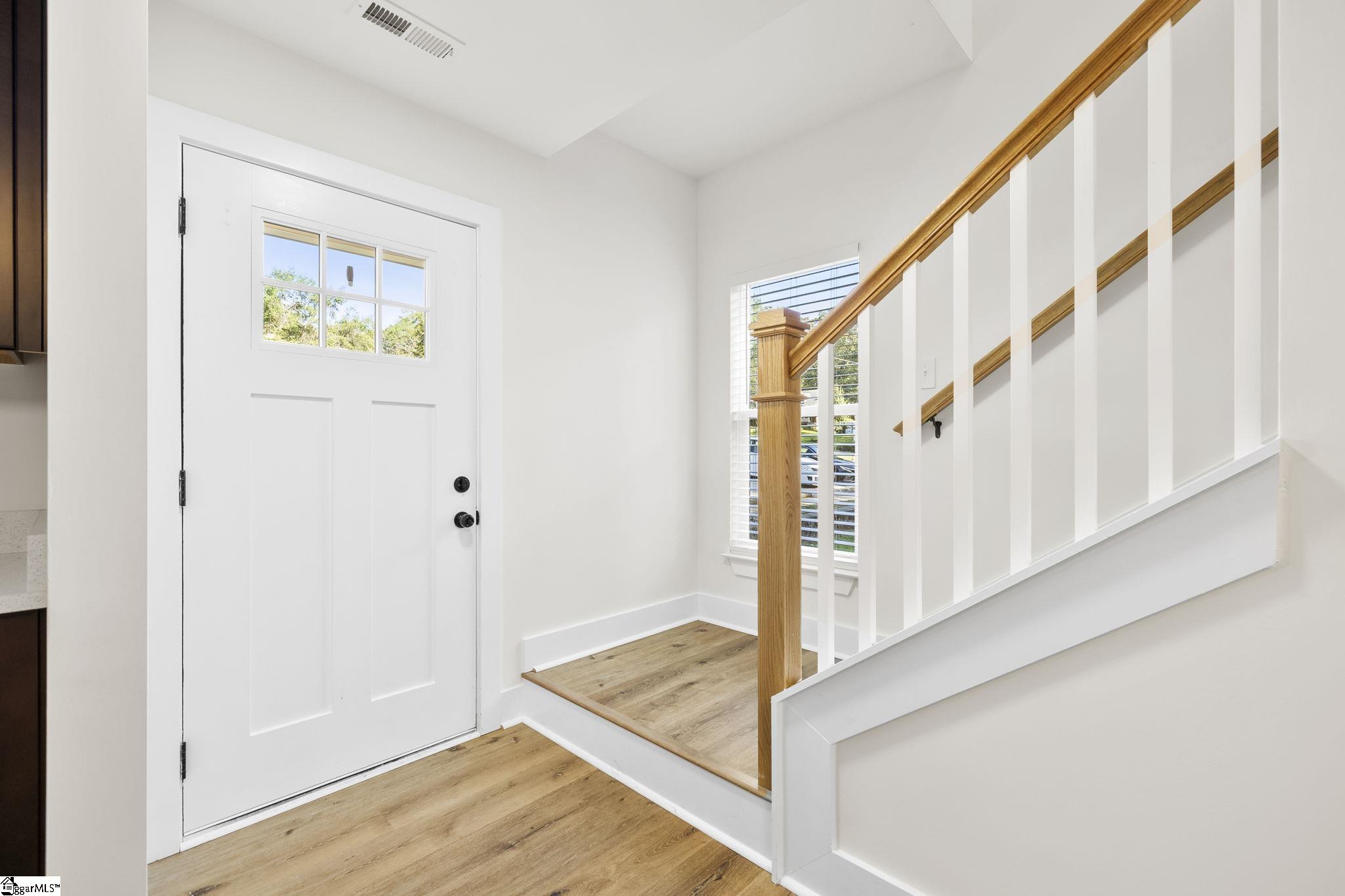 5a-5b Robin Hood Road