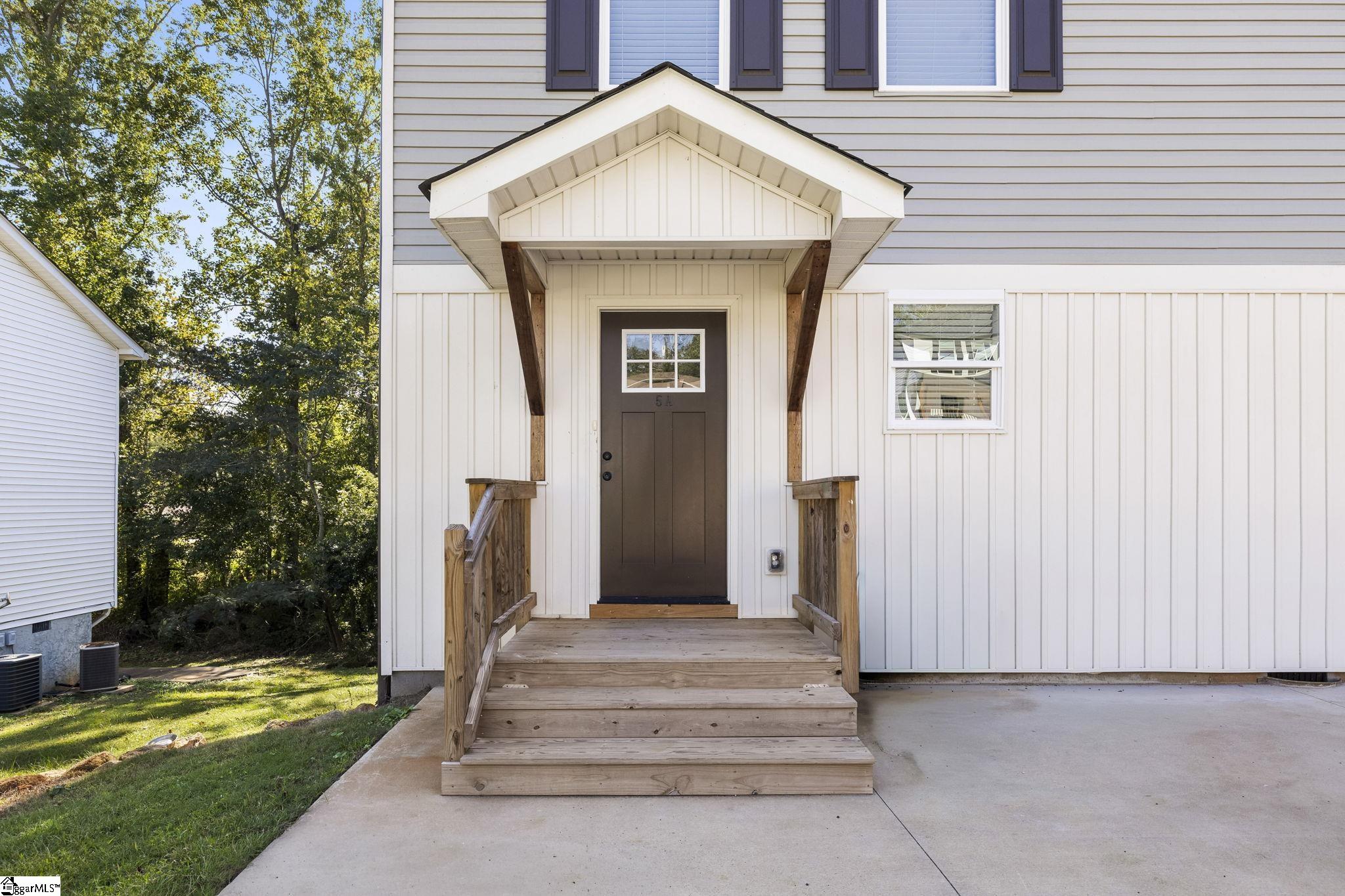 5a-5b Robin Hood Road