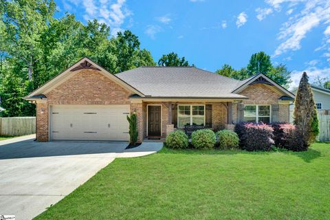 Photo of 150 Pleasant Drive, Greer, SC 29651 (MLS # 1592528)
