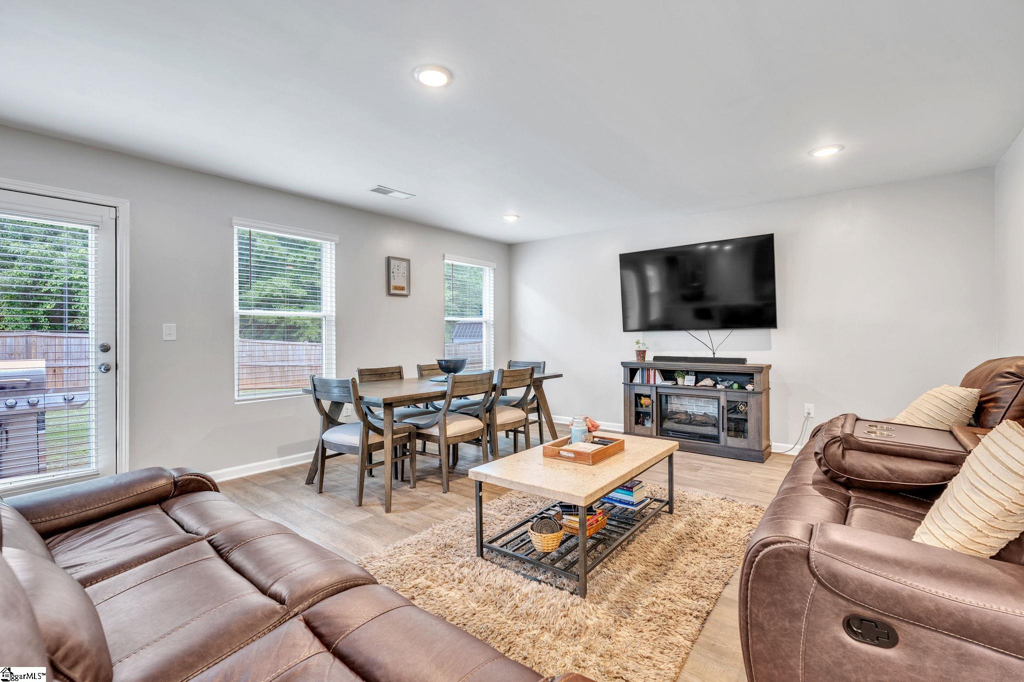 1275 Twin Bridge Road