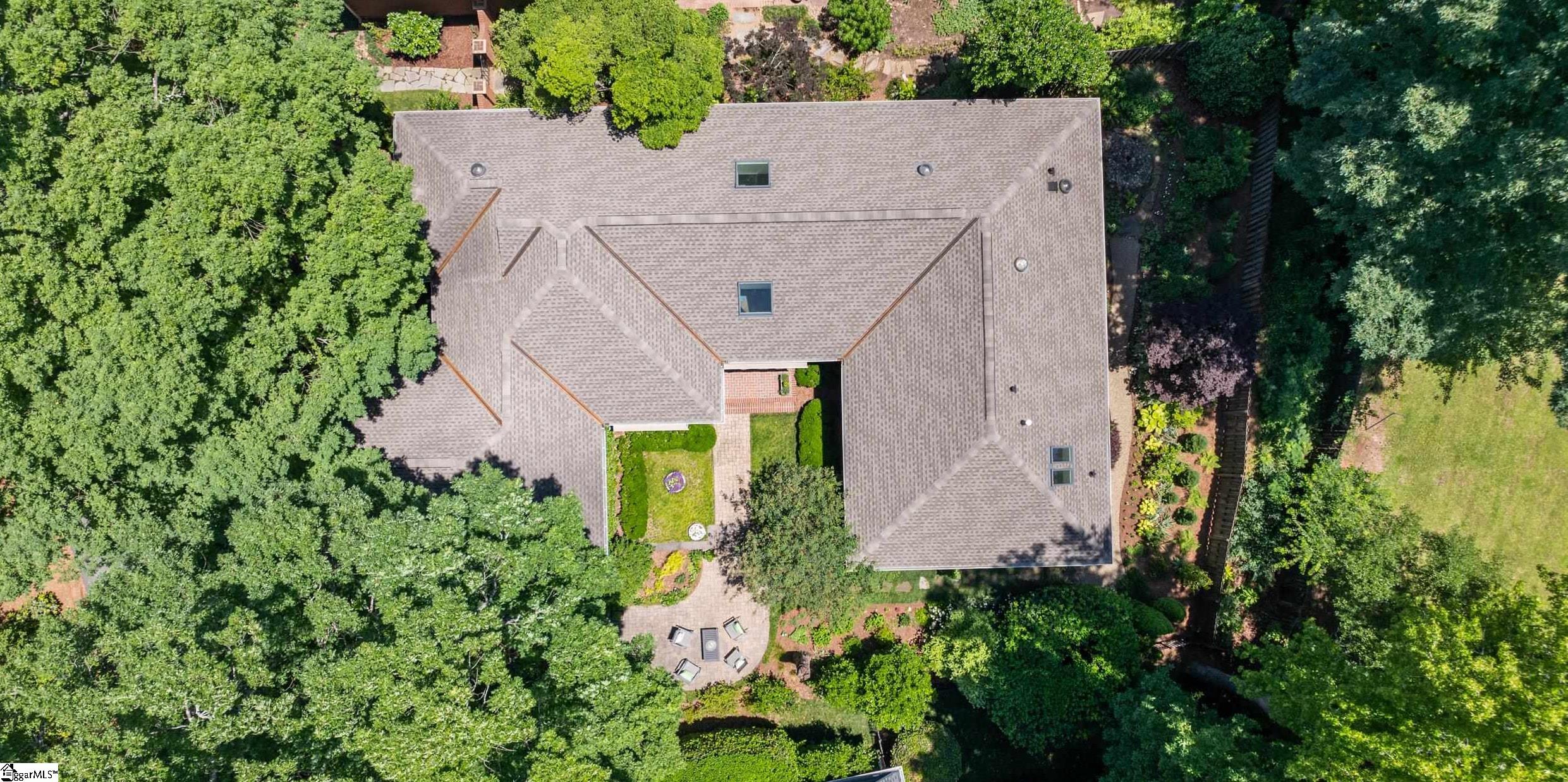 Greenville, South Carolina 29605, United States, 3 Bedrooms Bedrooms, ,3 BathroomsBathrooms,Residential,Contingent,139925