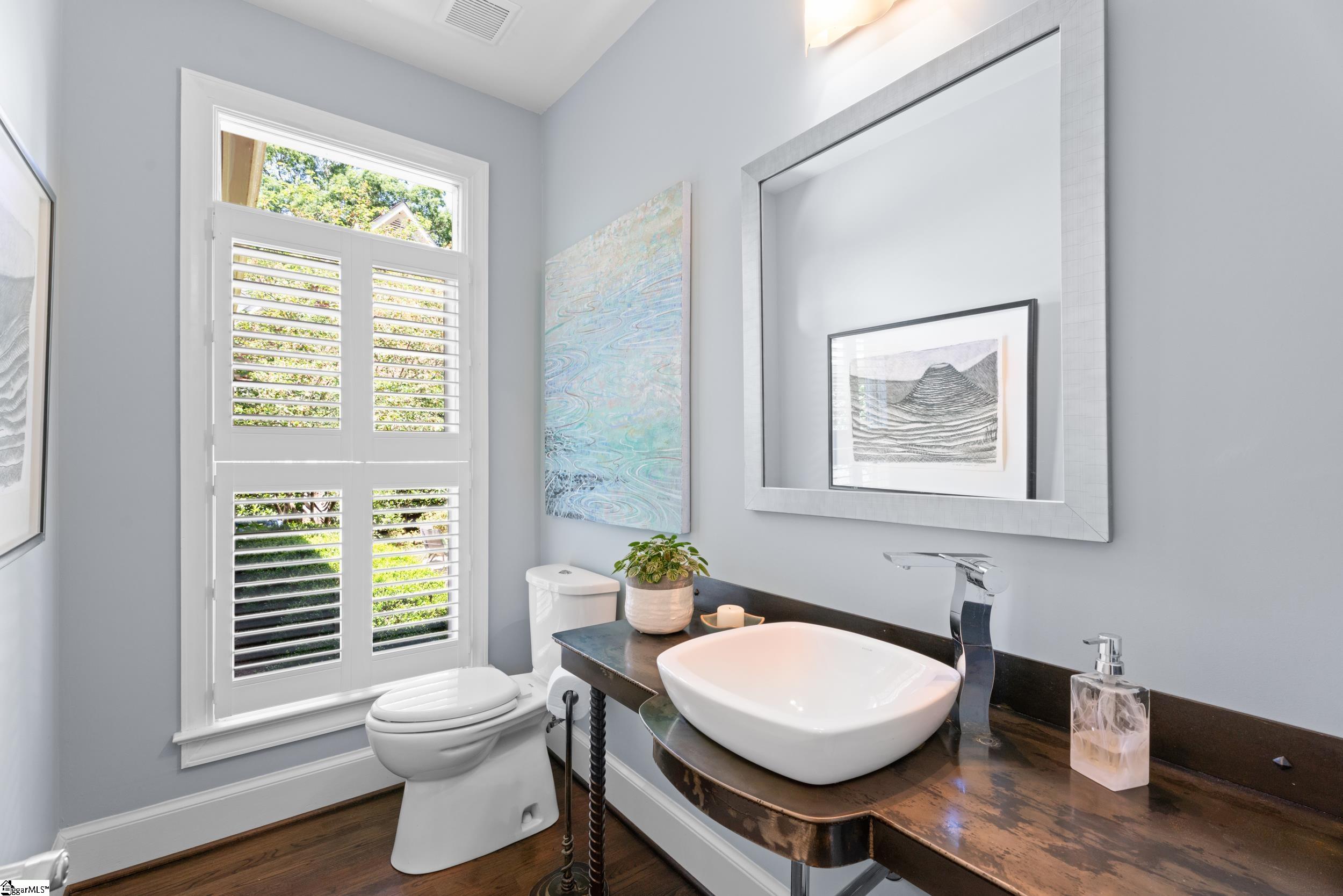 Greenville, South Carolina 29605, United States, 3 Bedrooms Bedrooms, ,3 BathroomsBathrooms,Residential,Contingent,139925