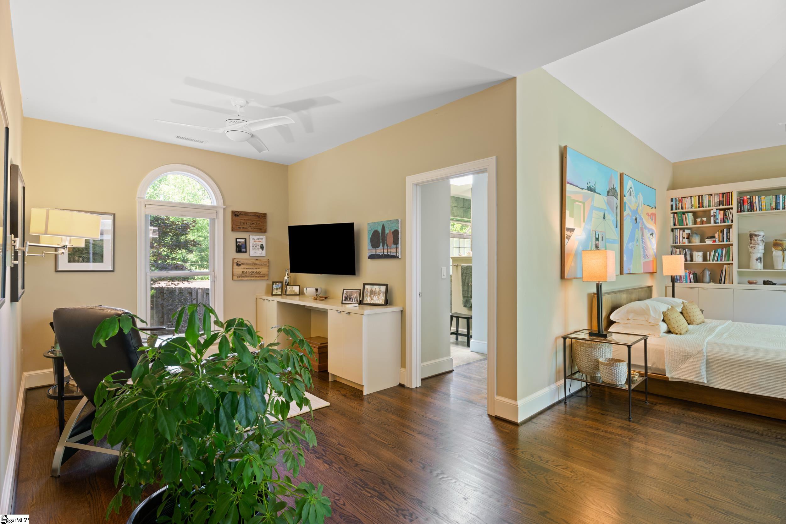 Greenville, South Carolina 29605, United States, 3 Bedrooms Bedrooms, ,3 BathroomsBathrooms,Residential,Contingent,139925