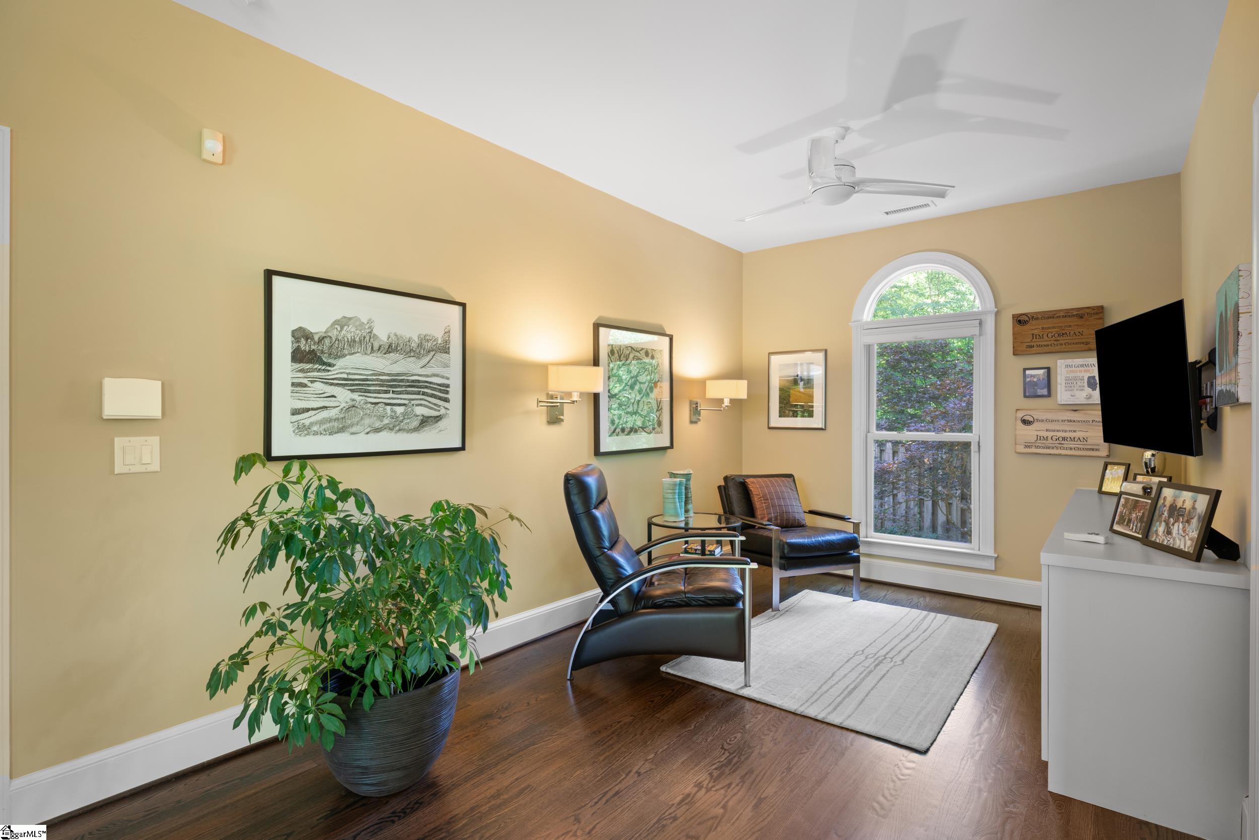 Greenville, South Carolina 29605, United States, 3 Bedrooms Bedrooms, ,3 BathroomsBathrooms,Residential,Contingent,139925