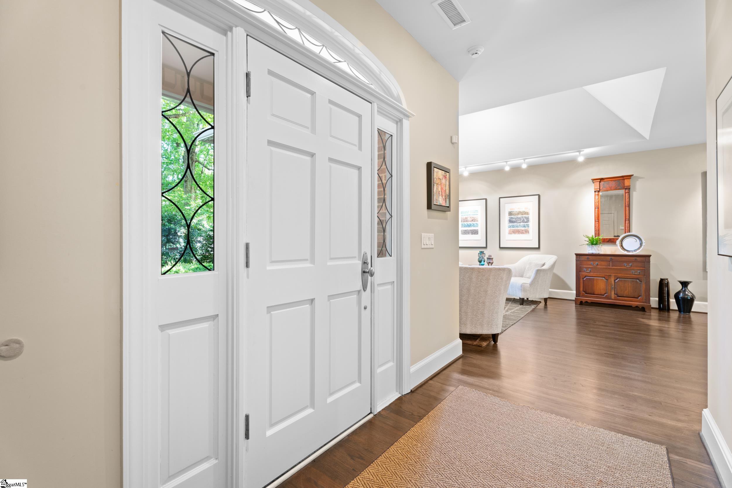 Greenville, South Carolina 29605, United States, 3 Bedrooms Bedrooms, ,3 BathroomsBathrooms,Residential,Contingent,139925