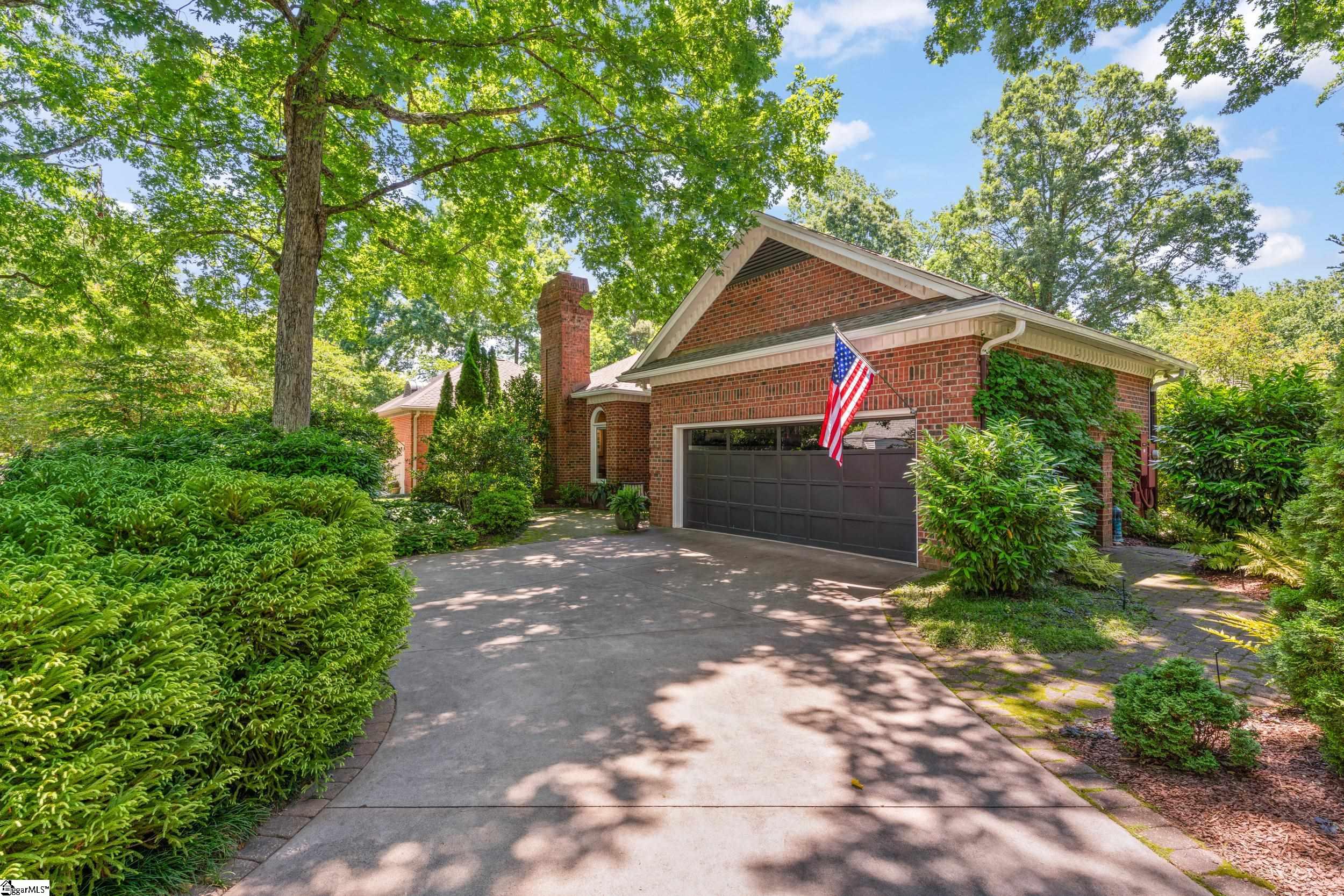 Greenville, South Carolina 29605, United States, 3 Bedrooms Bedrooms, ,3 BathroomsBathrooms,Residential,Contingent,139925