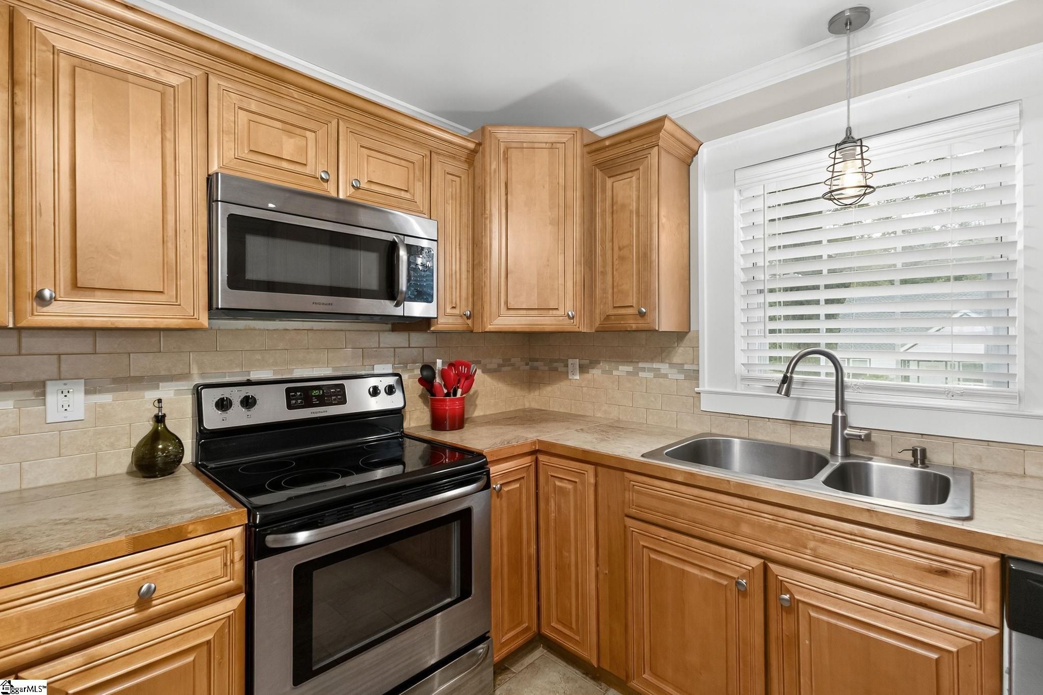 Greenville, South Carolina 29607, United States, 2 Bedrooms Bedrooms, ,2 BathroomsBathrooms,Residential,Active,223511