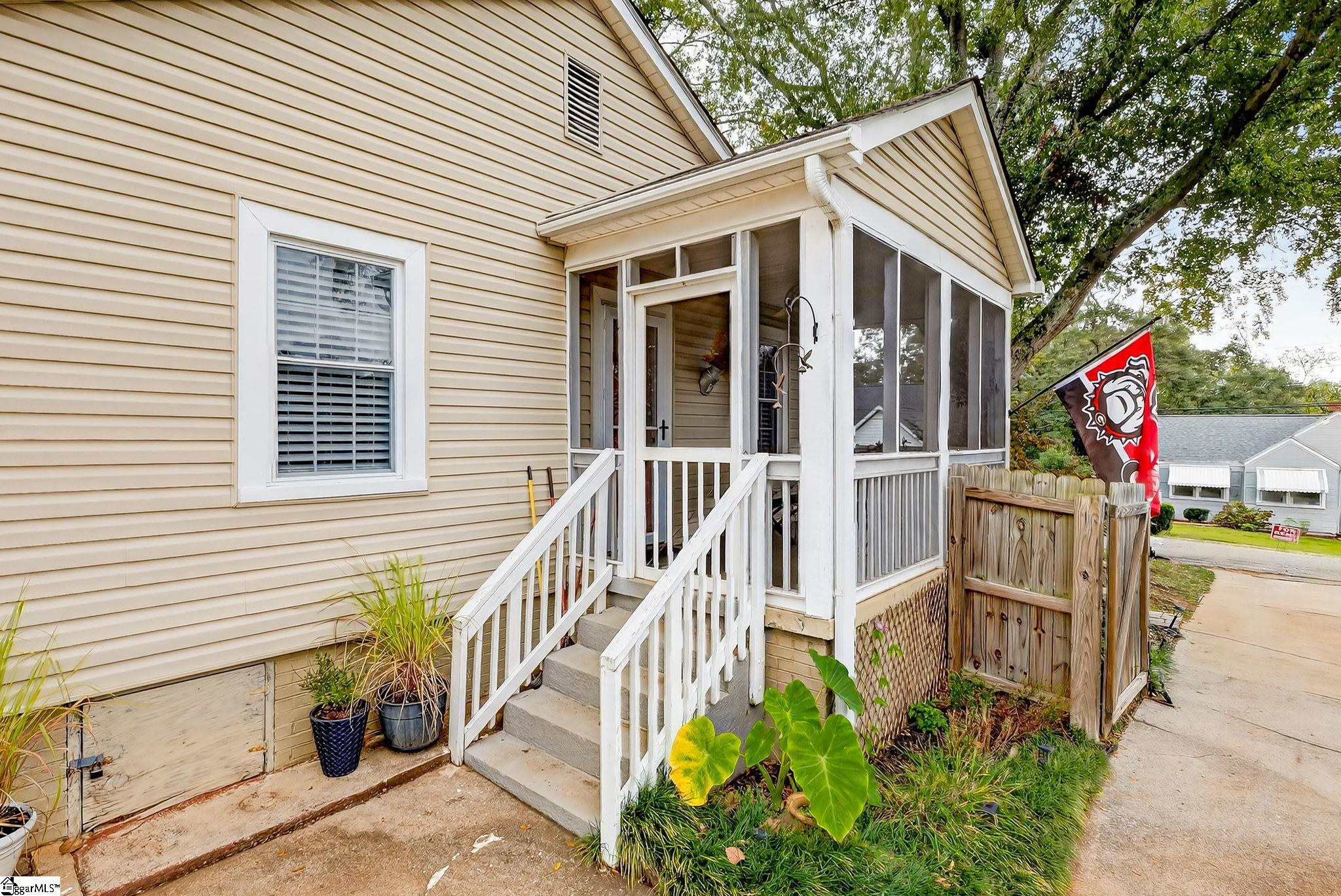 Greenville, South Carolina 29607, United States, 2 Bedrooms Bedrooms, ,2 BathroomsBathrooms,Residential,Active,223511