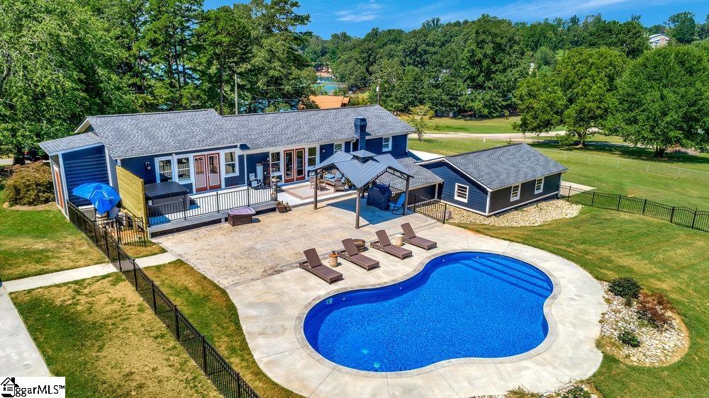 221 Lakeside Drive