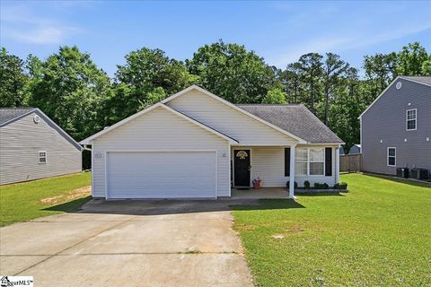 Photo of 300 London Drive, Laurens, SC 29360 (MLS # 1590714)