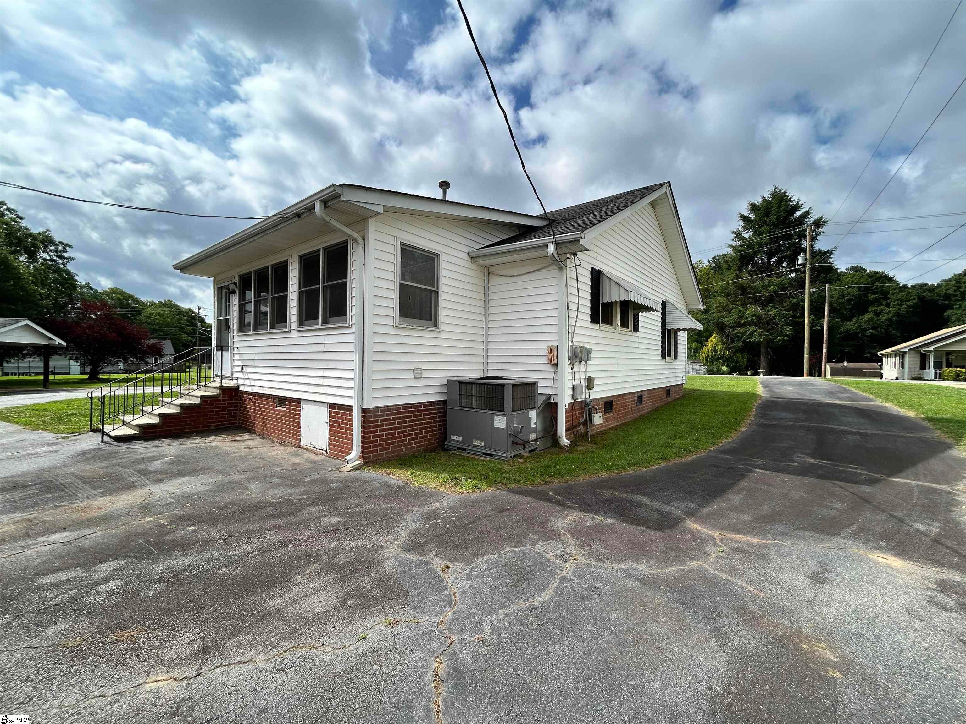 204 Edwards Road