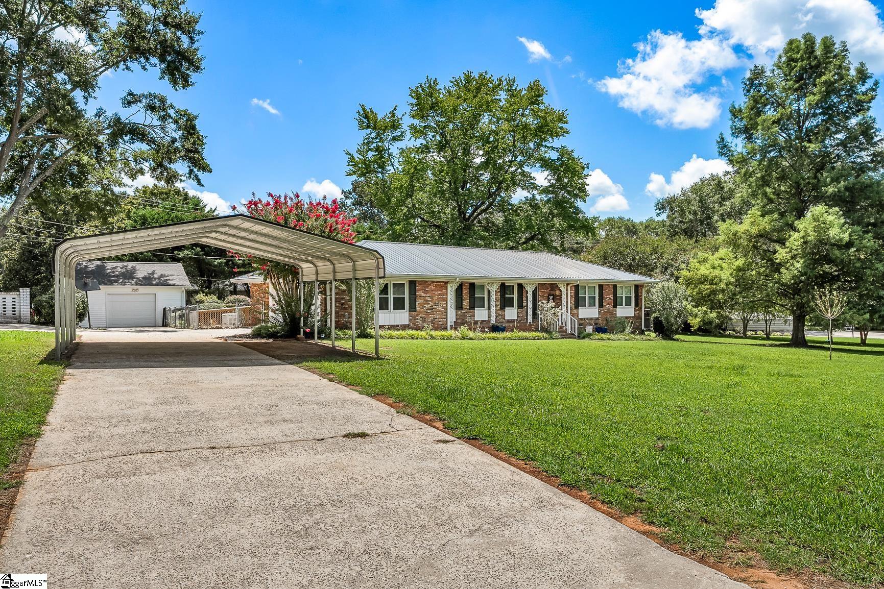 4 River Drive