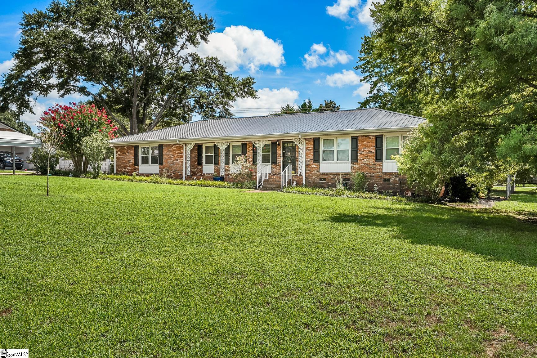 4 River Drive