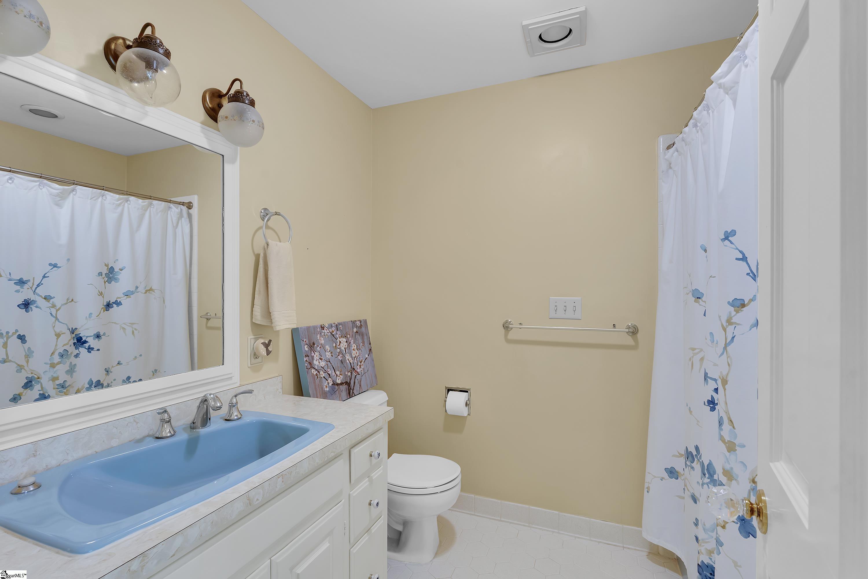 Greenville, South Carolina 29615, United States, 5 Bedrooms Bedrooms, ,5 BathroomsBathrooms,Residential,Active,232374