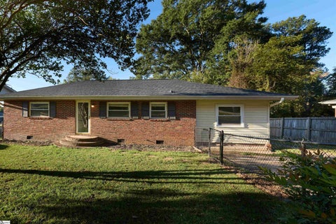 Photo of 112 Lynn Street, Greer, SC 29651 (MLS # 1606057)
