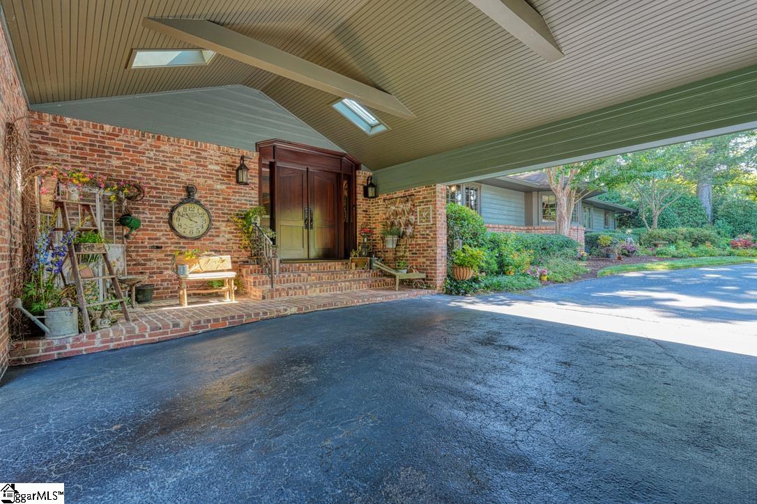 121 Montgomery Drive