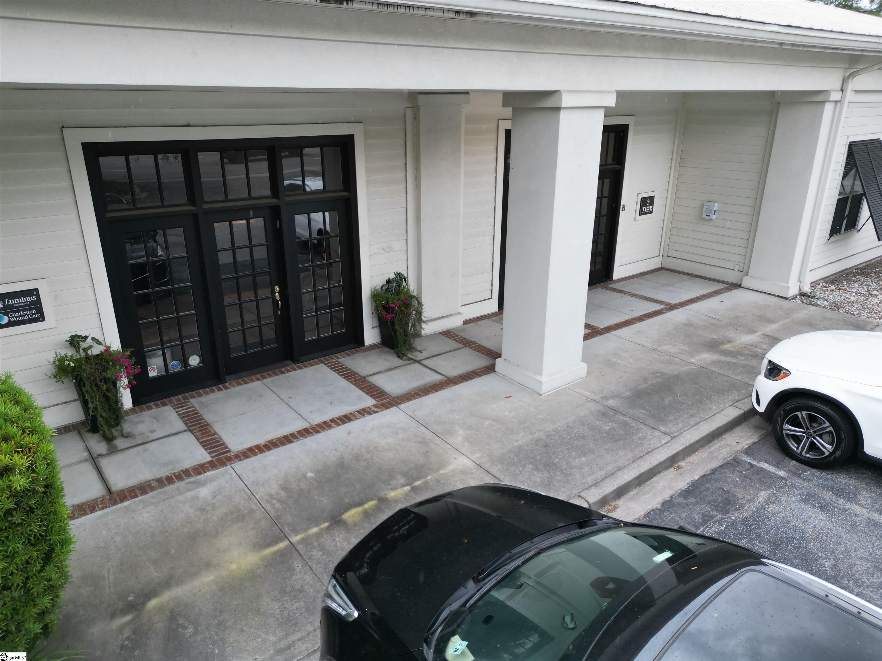 1525 Ashley River Road