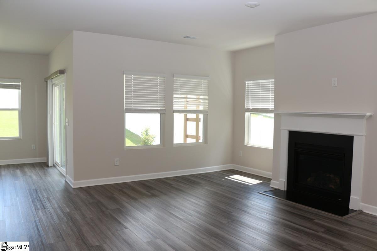 Fountain Inn, South Carolina 29644, United States, 3 Bedrooms Bedrooms, ,2 BathroomsBathrooms,Residential,Active,214111