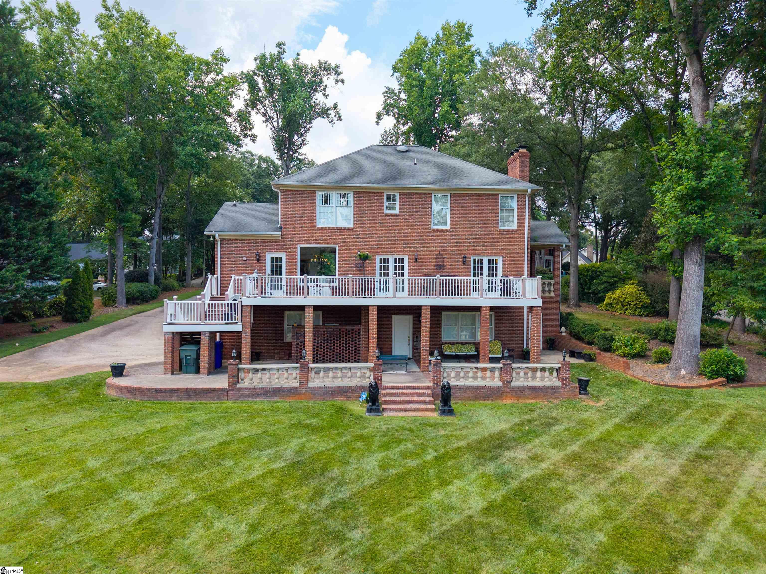 61 Forest Lane