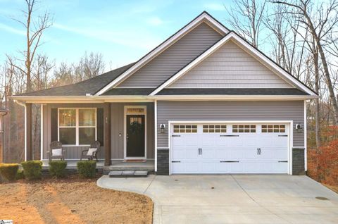 Photo of 46 Cantrell Drive, Taylors, SC 29687 (MLS # 1582473)