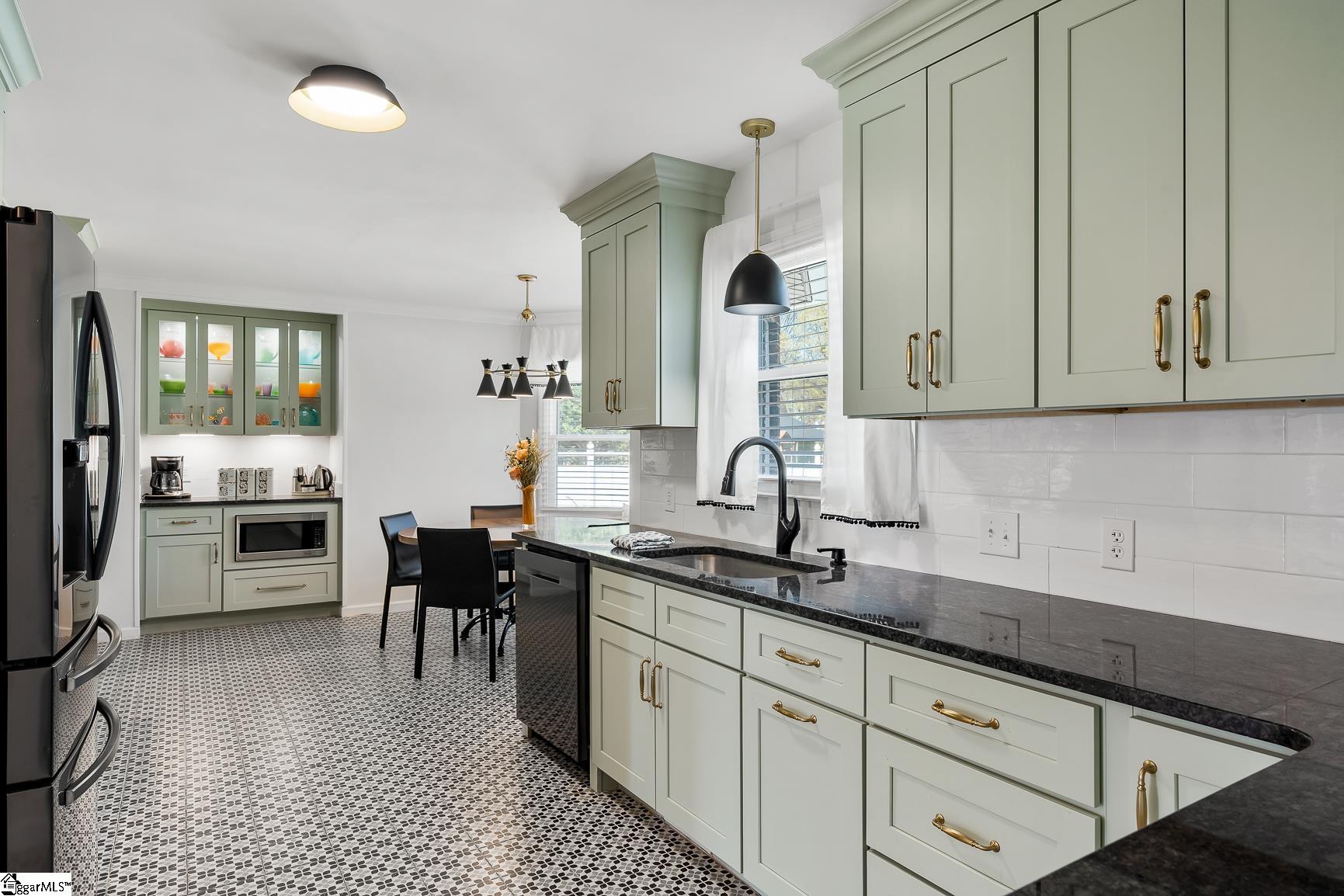 Anderson, South Carolina 29626, United States, 4 Bedrooms Bedrooms, ,4 BathroomsBathrooms,Residential,Pending,102748