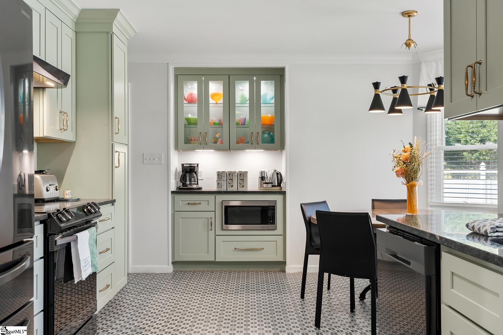 Anderson, South Carolina 29626, United States, 4 Bedrooms Bedrooms, ,4 BathroomsBathrooms,Residential,Pending,102748