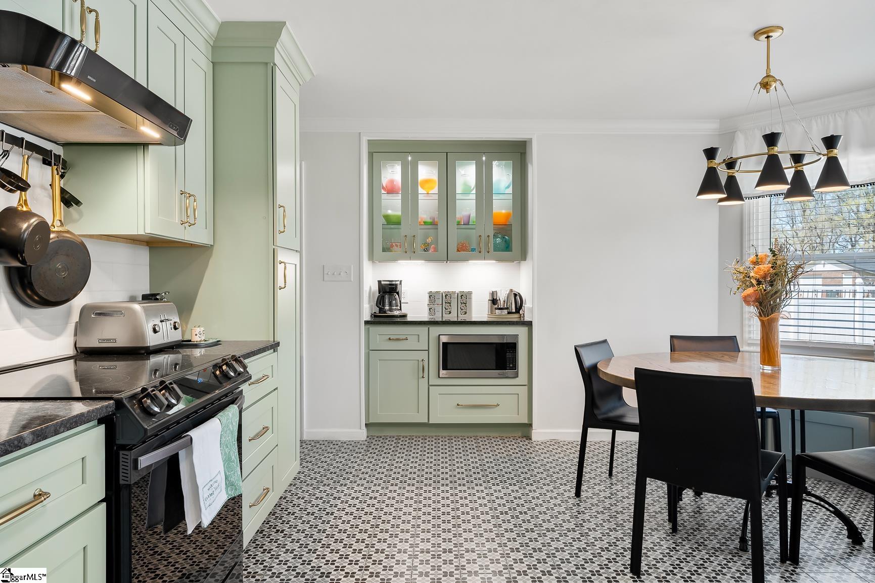 Anderson, South Carolina 29626, United States, 4 Bedrooms Bedrooms, ,4 BathroomsBathrooms,Residential,Pending,102748