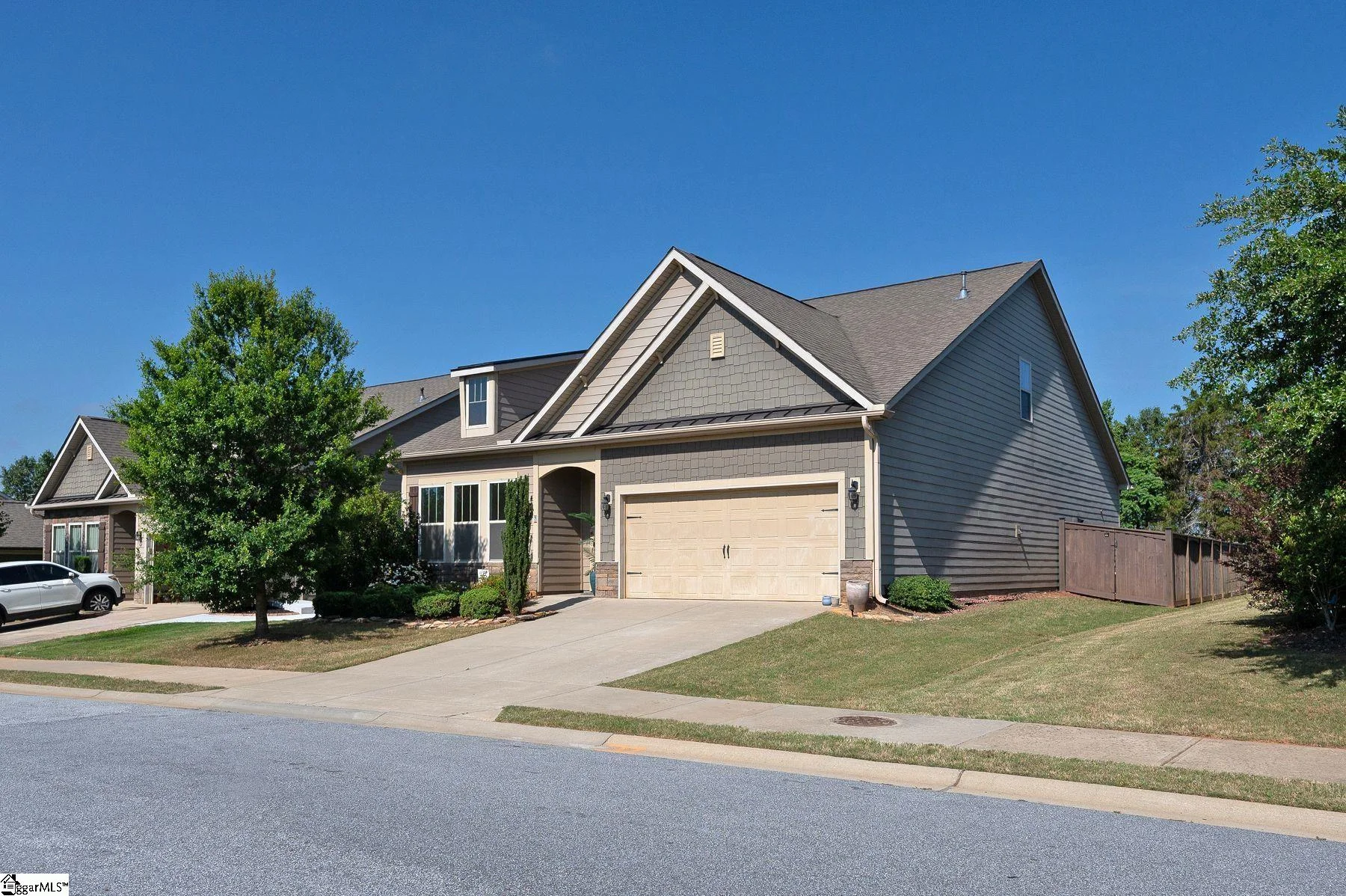 7 Common Oaks Court