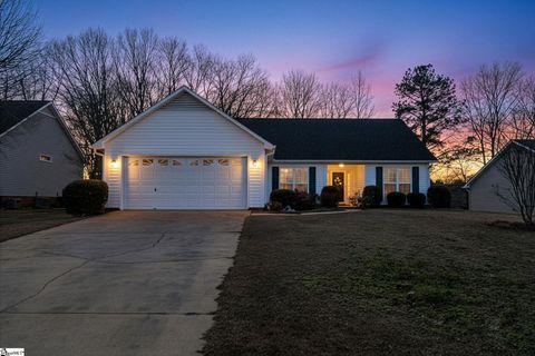 Photo of 9 Pheasant Ridge Drive, Taylors, SC 29687 (MLS # 1580441)