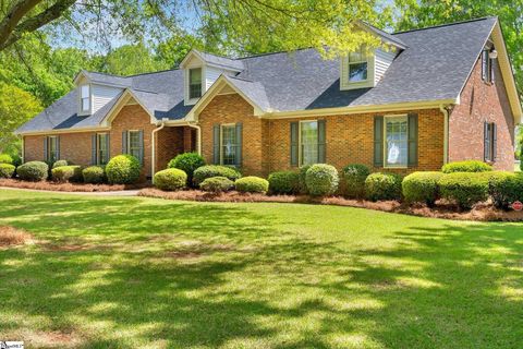 Photo of 304 Dixon Street, Clinton, SC 29325 (MLS # 1587861)