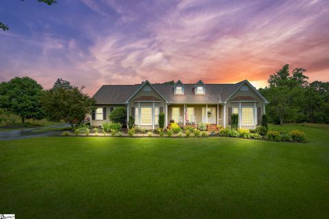 Photo of 95A Stone Station Farm Road, Spartanburg, SC 29306 (MLS # 1571342)