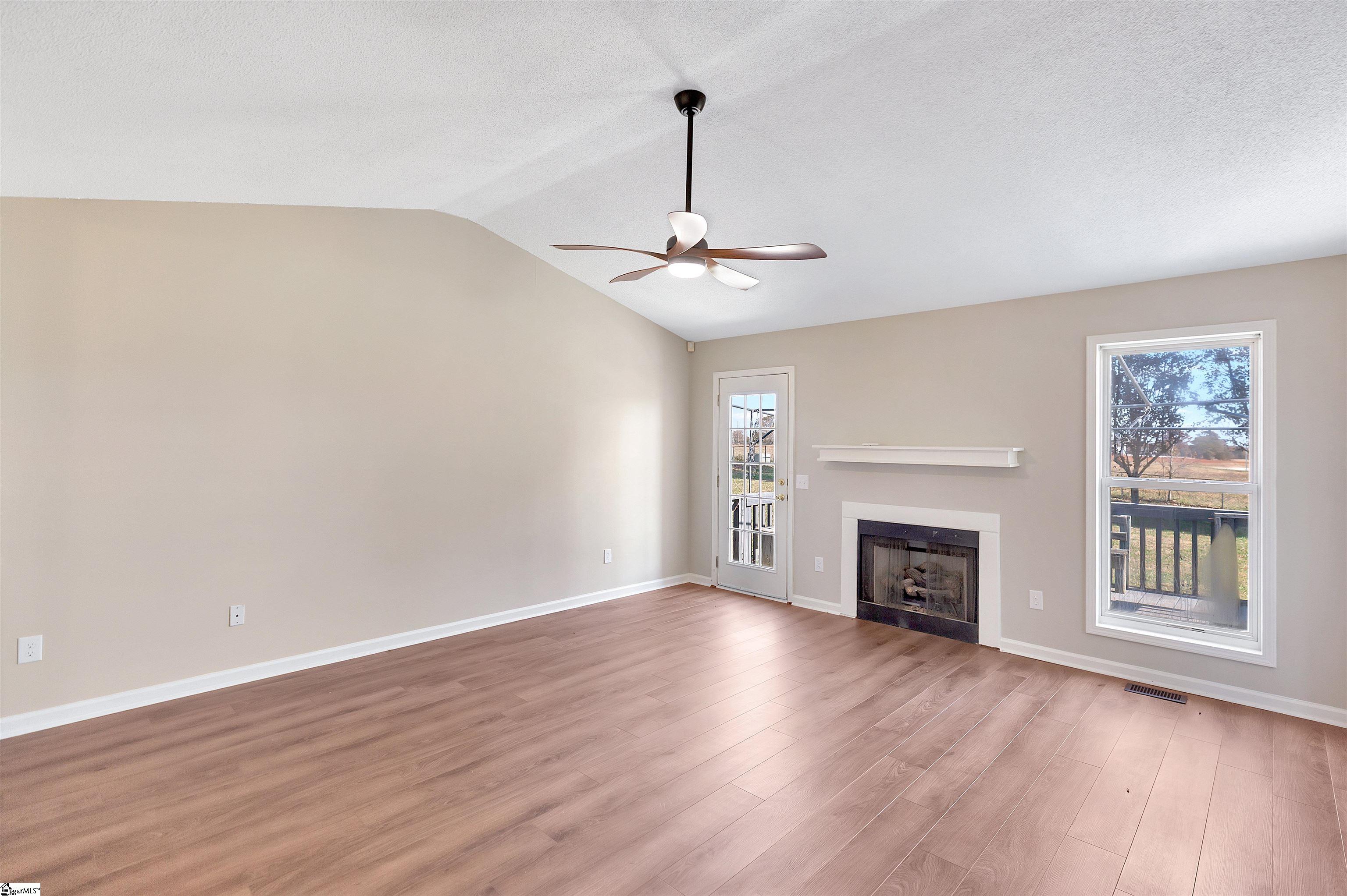 114 Meadowood Drive