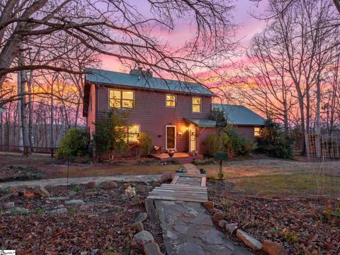 Photo of 405 Loop Road, Campobello, SC 29322 (MLS # 1582002)