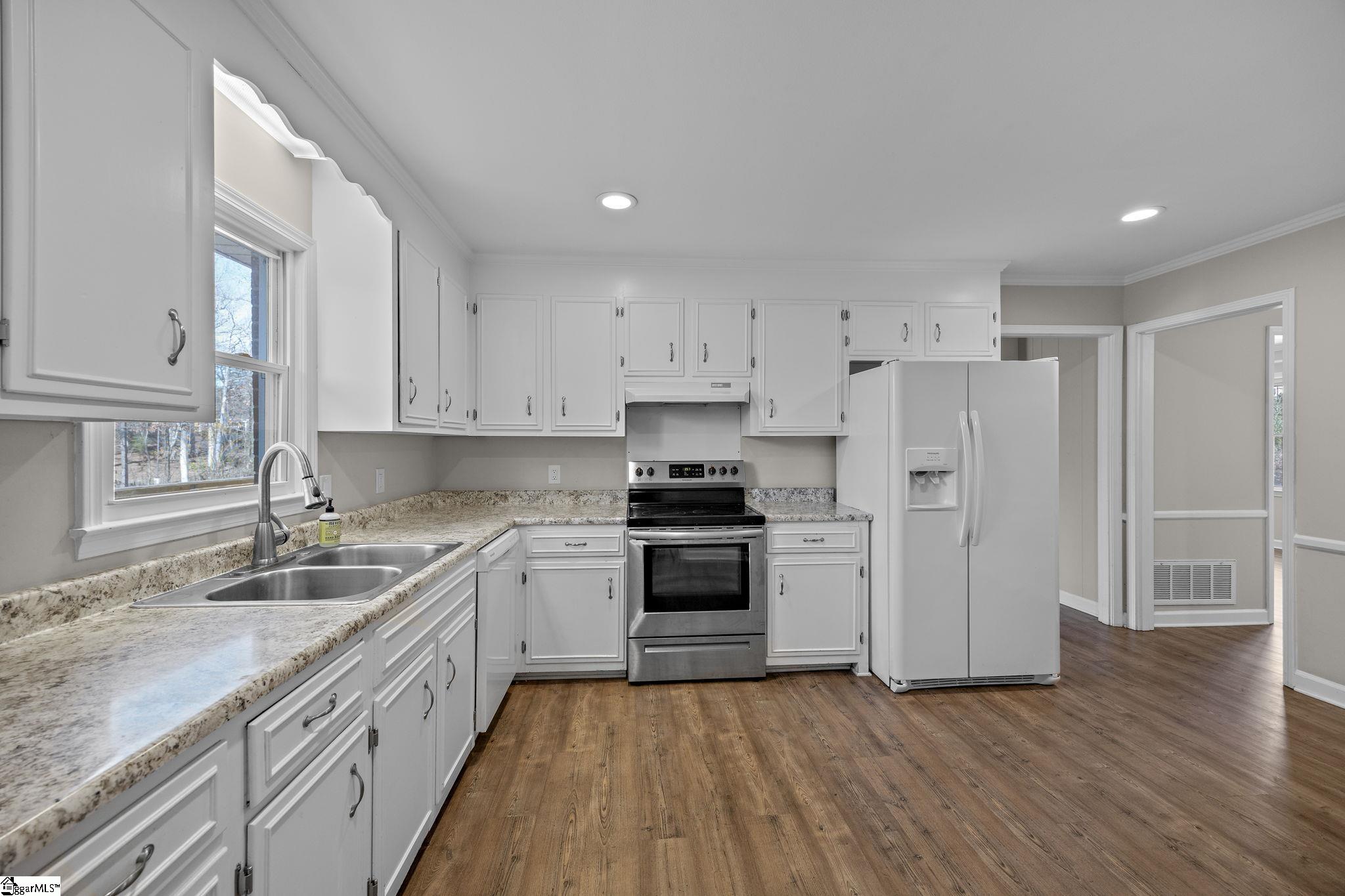 208 Bridgewood Avenue