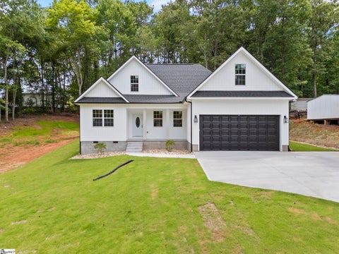 Photo of 207 Eastview Drive, Pickens, SC 29671 (MLS # 1596052)