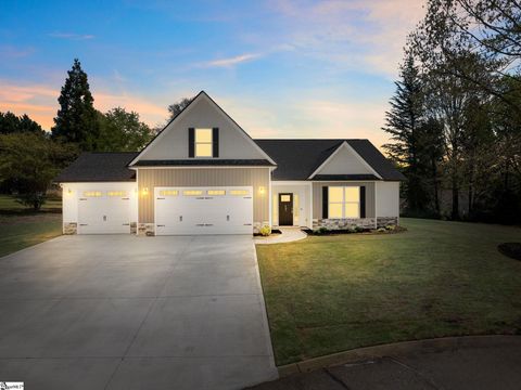 Photo of 405 Pearle Brook Lane, Taylors, SC 29687 (MLS # 1587889)