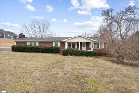 Photo of 912 S Main Street, Greer, SC 29650 (MLS # 1581103)