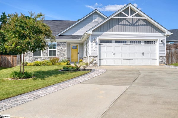 1038 HUNTER GREEN LN, SPARTANBURG, SC 29302 - Image b19fa5a36d2a3fe5cc28751a25d00e3c/2100607772
