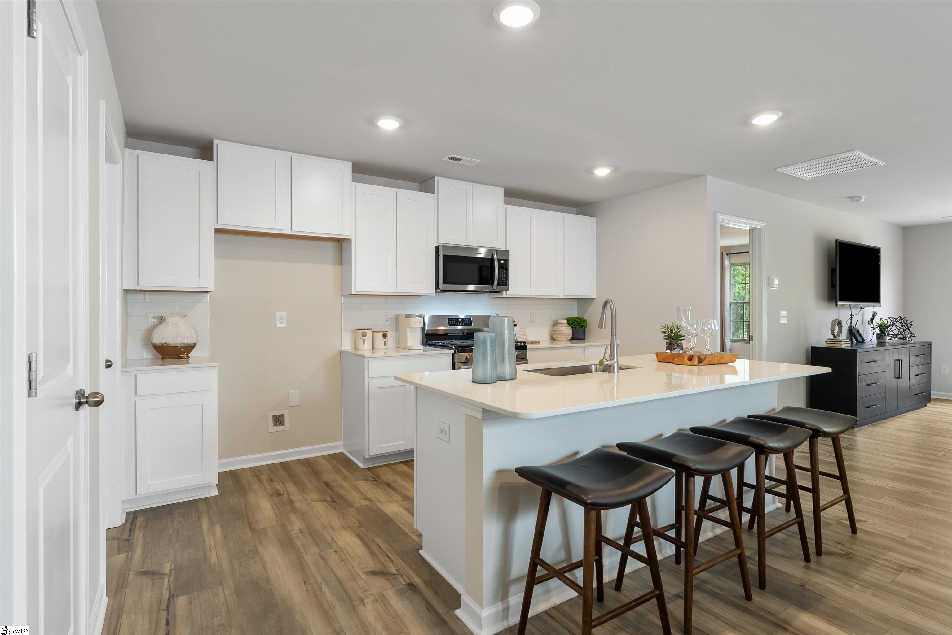 348 Westglen Drive