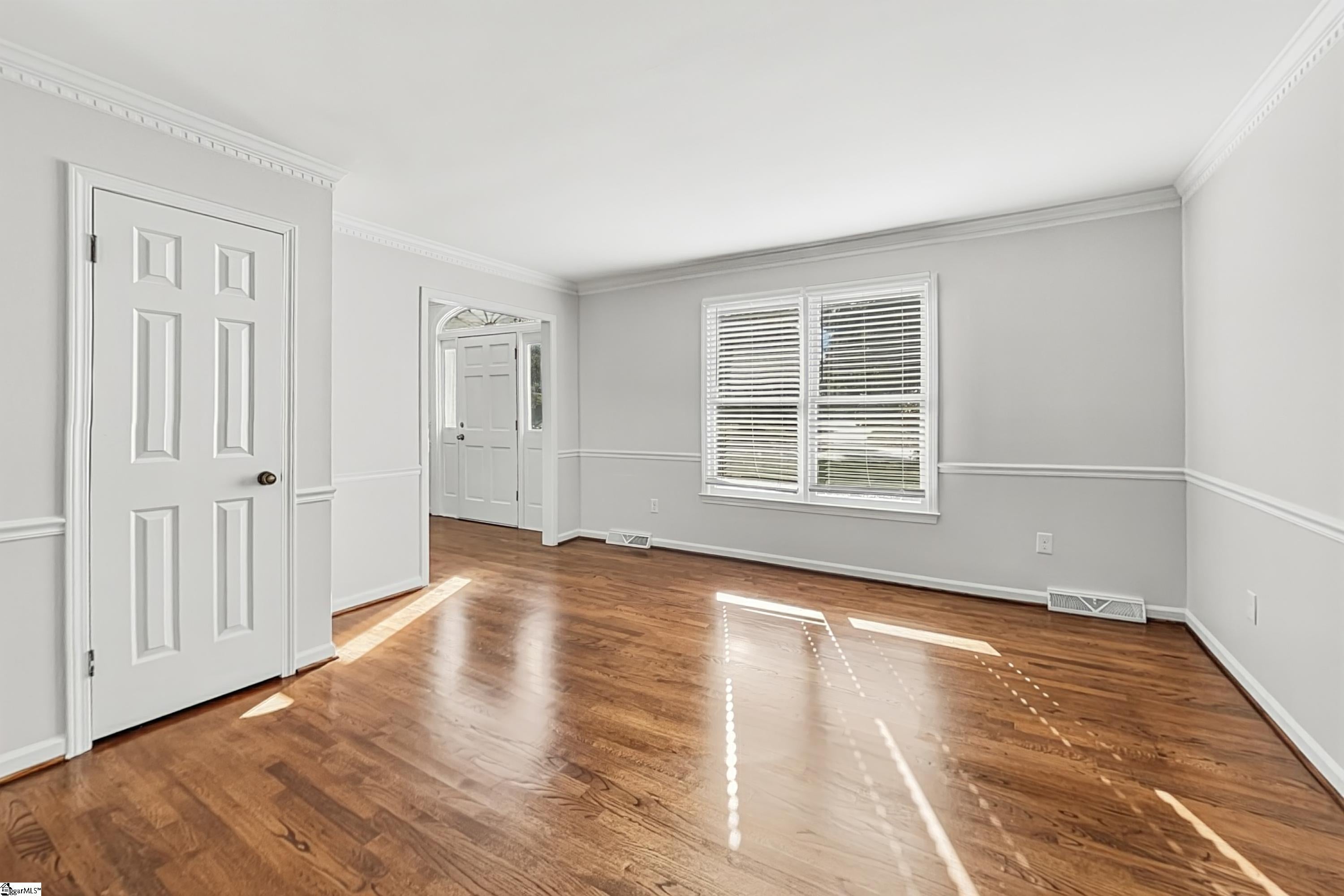 Real Estate Search 1 303 Eastcrest Drive