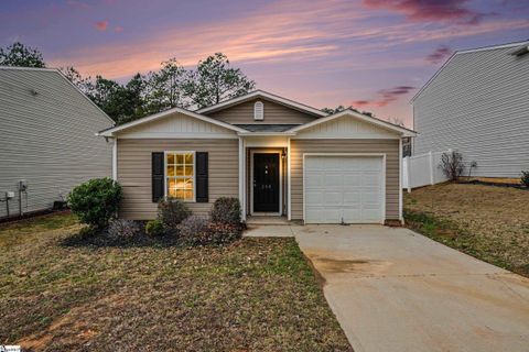Photo of 240 Cotton Creek Drive, Spartanburg, SC 29302 (MLS # 1583603)