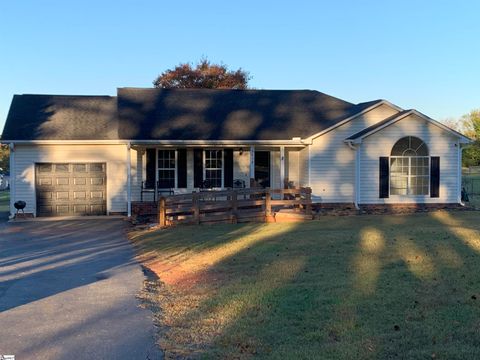 Photo of 5419 Parris Bridge Road, Boiling Springs, SC 29316 (MLS # 1589605)