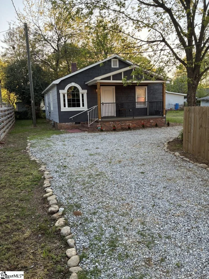 9 A Looper Street