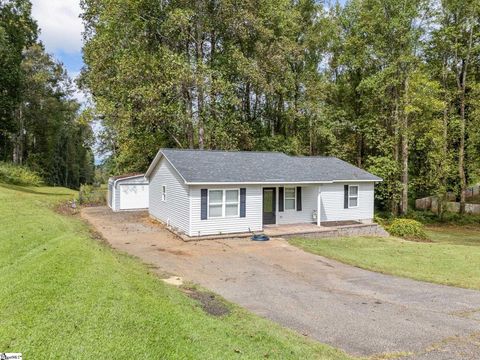 Photo of 310 Scenic Avenue, Campobello, SC 29322 (MLS # 1571404)