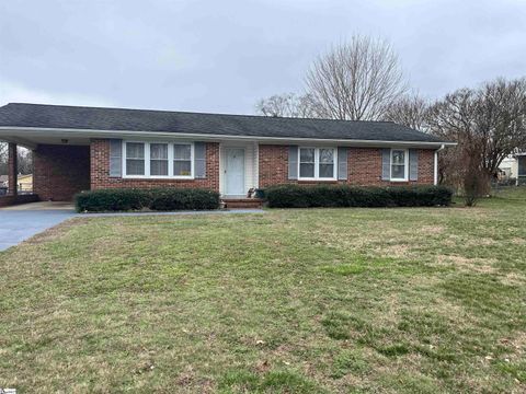 Photo of 11 Gabriel Drive, Greenville, SC 29611 (MLS # 1583787)