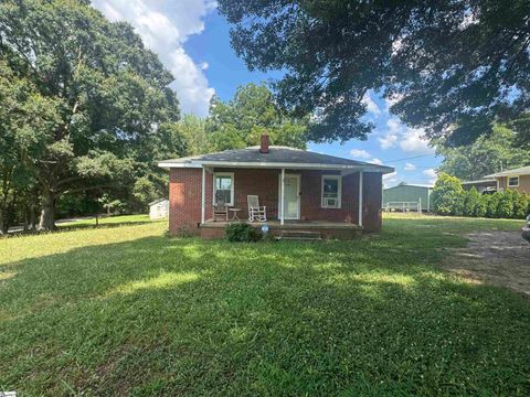 Photo of 901 Airline Road, Anderson, SC 29624 (MLS # 1597143)